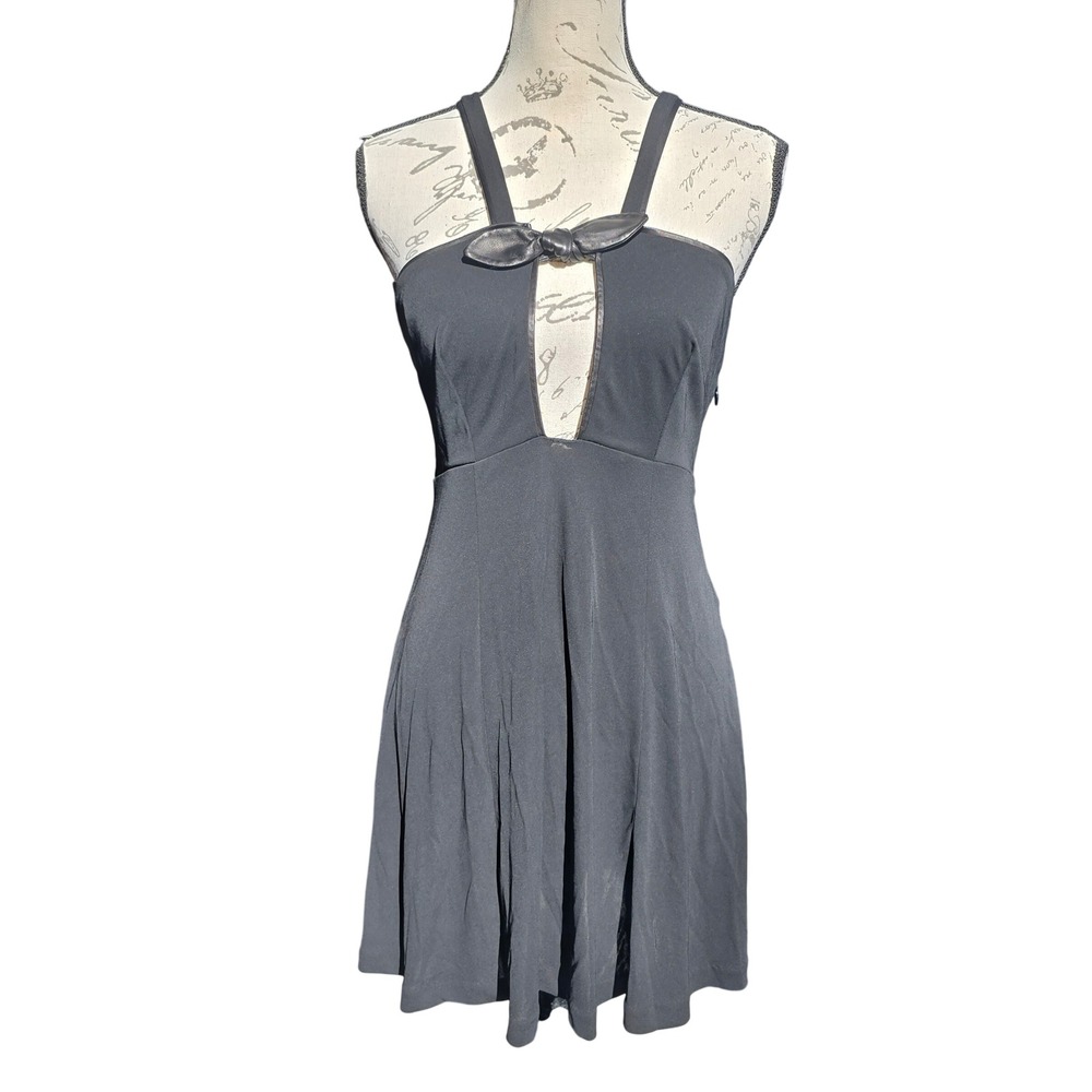 Carmella NWT Black‎ Halter Bow Cutout A-Line Mini Dress Size 6